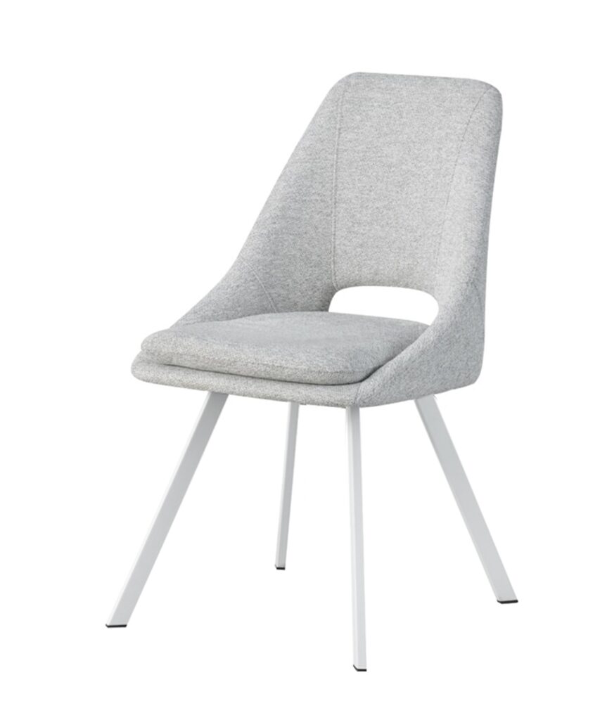 Silla moderna tapizada en gris claro con patas metálicas blancas