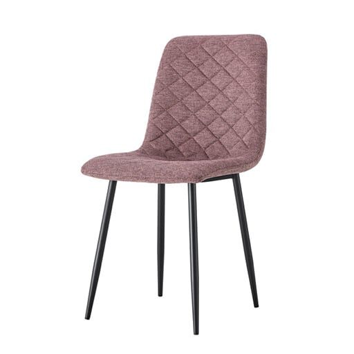 Silla tapizada en color rosa con patas metálicas negras y respaldo acolchado con diseño de rombos