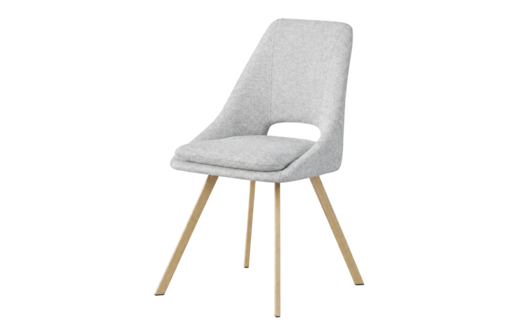 Silla moderna con asiento y respaldo tapizados en gris claro y patas de madera clara